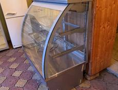 Витринный холодильник 