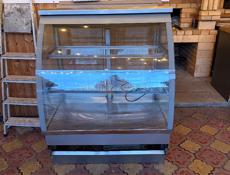 Витринный холодильник 