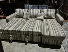 Диван в хорошем состоянии,доставка 