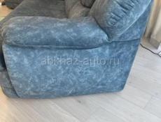 Диван и два кресла 