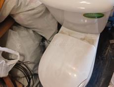 Продам унитаз б.у1500р  и двер дервяне хороше1500р