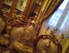 Продою часы бронзовые с посвечниками комплект настаяшая бронза ручная работа пакупала 25 лет назад