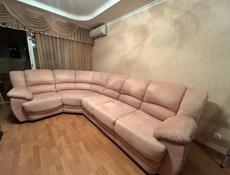 Диван в использовании 2 месяца.Доставка 