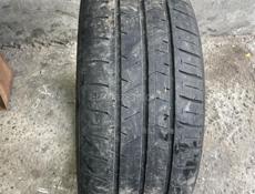 R18 235/50 
