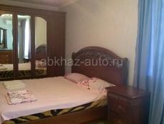 Сдается уютная 2х комнатная квартира , в городе гагра на первой береговой линии 3мин до пляжа 