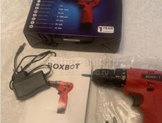 Шуруповерт новый электрический в своей коробке,  с аккумулятором 