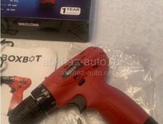 Шуруповерт новый электрический в своей коробке,  с аккумулятором 