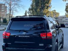 Toyota Sequoia