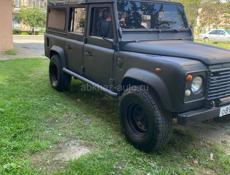 Land Rover 110 Defender