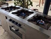 Продается Б/У газовая печь для общепита, три конфорки