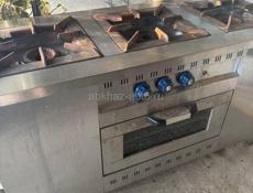 Продается Б/У газовая печь для общепита, три конфорки