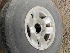 Шины с дисками комплект 