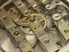 Антикварные часы