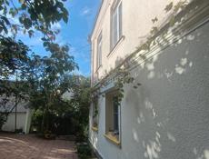 Дом, р-н Турбаза, 7 комнат. Сад, гараж, летняя кухня, зона барбекю.