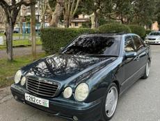 Mercedes-Benz E-Класс