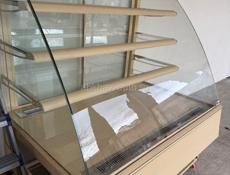 Продается витринный холодильник 