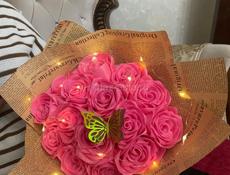 Прекрасный подарок для вашей дамы плюс будете держаться очень долго 