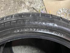 R20 295/35 R20 245/35