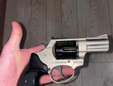 Охолощенный револьвер Таурус