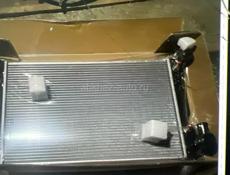 Toyota Avensis радиатор охлаждения 