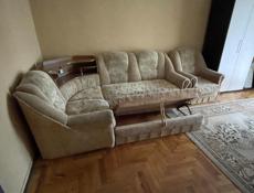 Угловой диван с кремлом