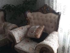Диван и кресла покупались год назад состояние нового