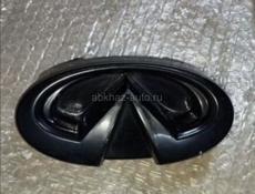 Значок с решеткой радиатора Infiniti g25 g35 (Nissan skyline v36)