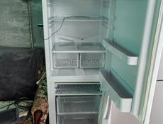 Холодильник двухкамерный