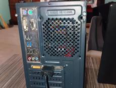 Компьютер с монитором 