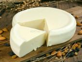 Продаю сыр второй  домашний на ацыре около 30 кг 