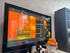 Телевизор Samsung  огромный 145 сантиметров