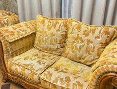 Продаются 2 дивана и 2 кресла 