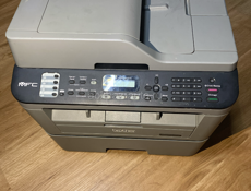 Лазерный принтер б/у в хорошем состоянии 