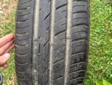 3 шины с дисками  размеры 205/65 R15. 210 Мерседес 