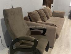 Диван с креслом