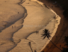 Продаю участок рядом с морем ( возможен торг ) 