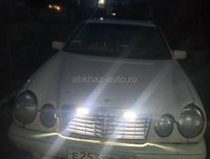 Mercedes-Benz 200-Series