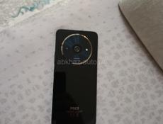 Телефон рабочий есть чехол.