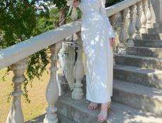 Продам платье на компанию)