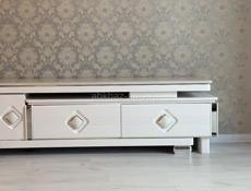 Продается тумба под телевизор 