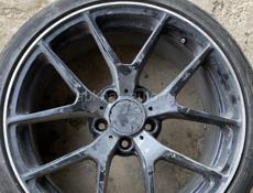 R18 245/40 шины 2шт