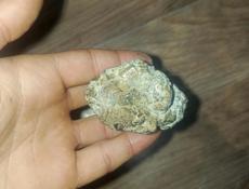 Какие то камни  вроде Пирит 