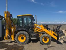 Экскаватор-погрузчик 