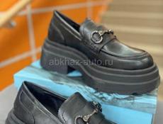 В магазине Империя обуви скидки 