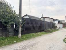 Земельный участок с данным домиком