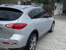 Infiniti QX56