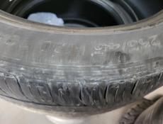 255 45 R20 KUMHO две штуки