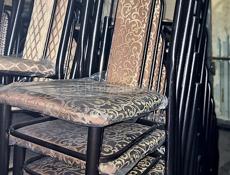 Столы и стулья