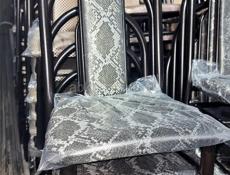 Столы и стулья