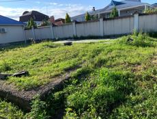 Сдаётся на длительный срок второй этаж дома, три комнаты просторные, все необходимое для жизни есть , рынок вокзал аптеки море сады школы и тд также есть транспорт , за свет плачу я😉